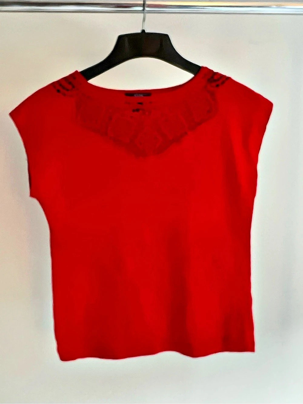 Chaps Petite lace-neck top Red Cotton Lace-Neck Top Size Medium Like New